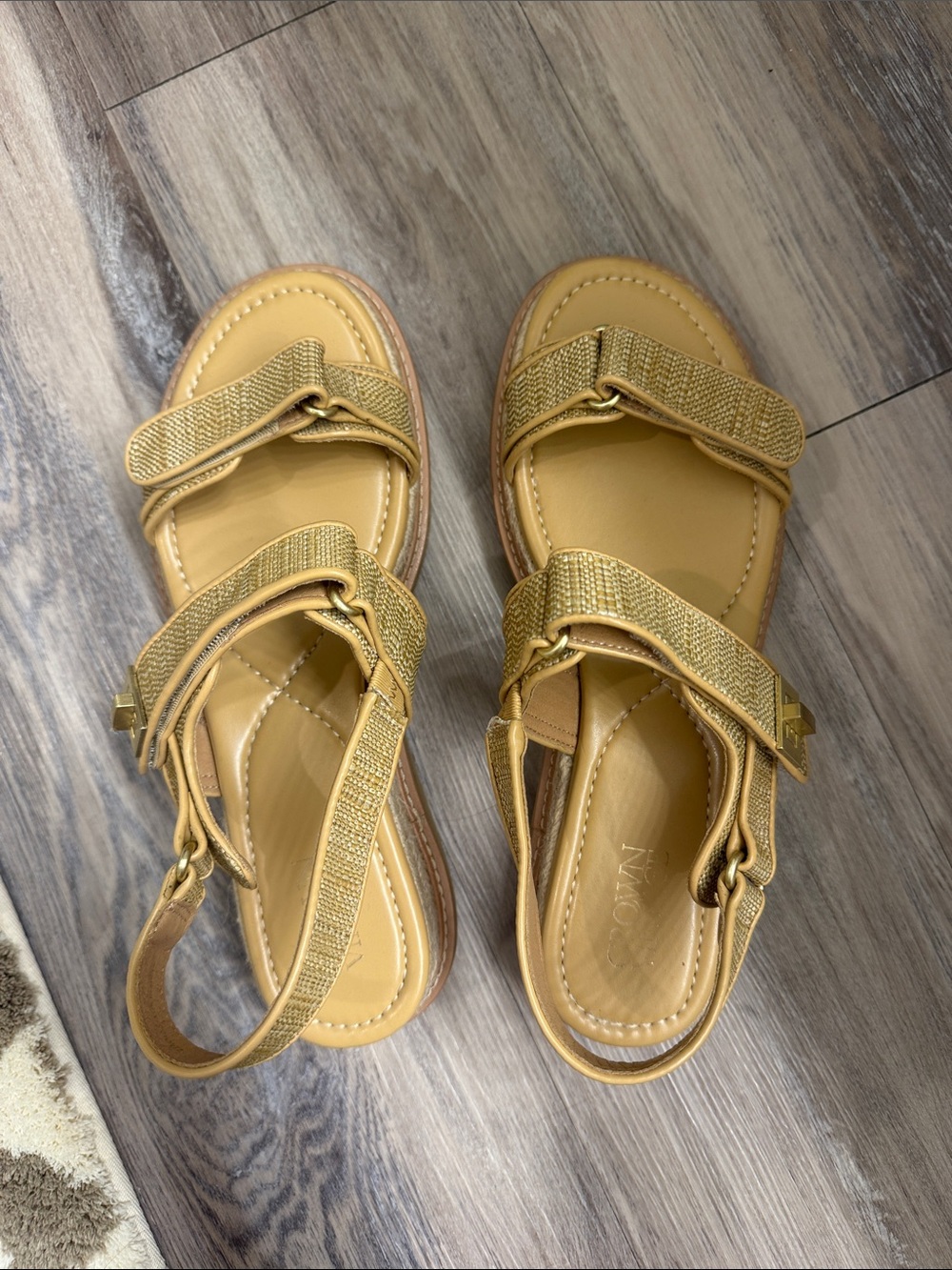Crown vintage platform sandal